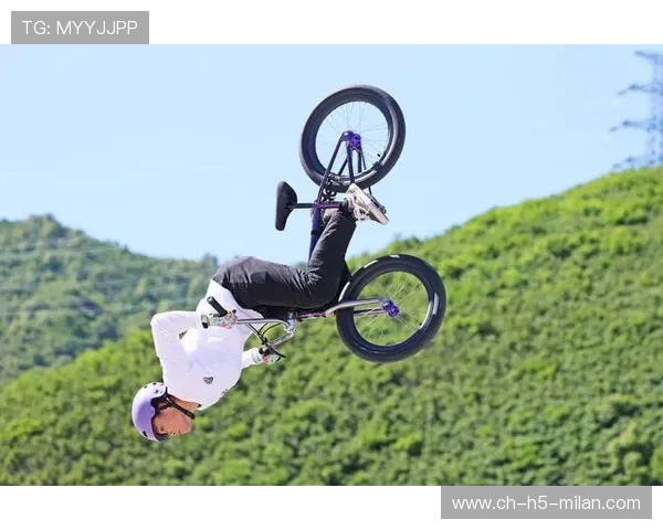 BMX小轮车选手适应新器材，训练节奏更为流畅